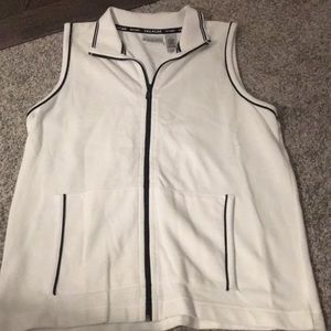 Sleeveless zippered top